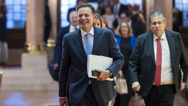 Governo começa a receber partidos. OE, nacionalidade e Palestina na mesa